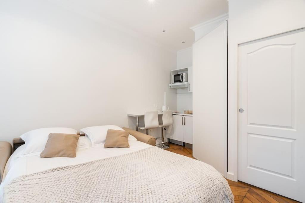 Studio Luxe Montaigne * Paris