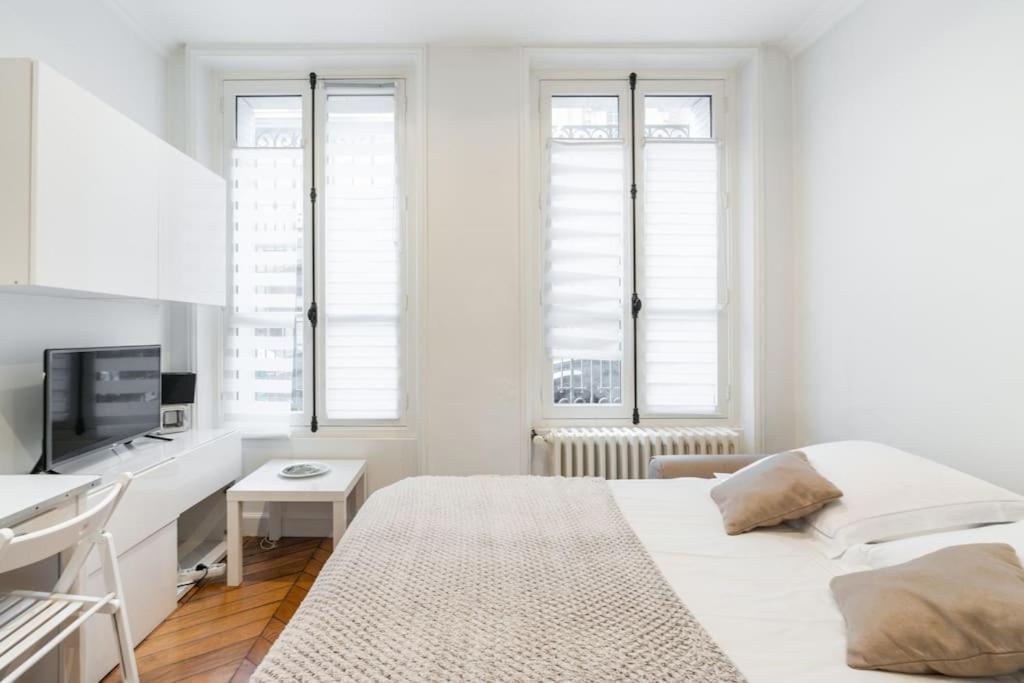 Studio Luxe Montaigne Apartment Paris